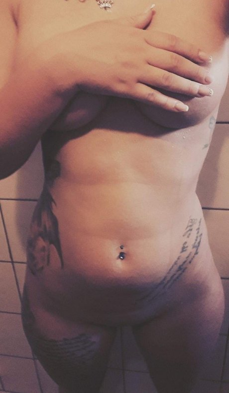 Magyarficial モデル 写真