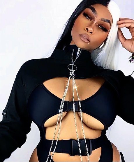 Tenuzen トップポルノスター 写真