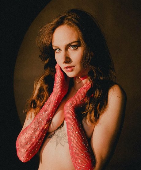 Stfuhales ヌード女優 写真