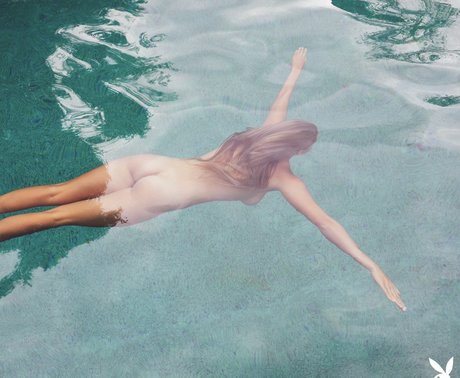 Megan Moore セクシーモデル 画像