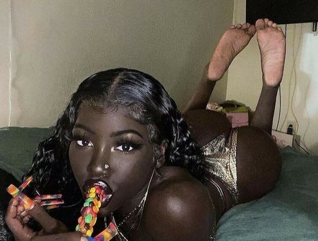 Cyn Kaine セックスポルノスター 写真