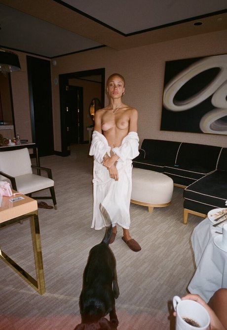 Adwoa Aboah トップポルノスター アーカイブ
