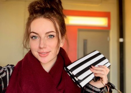 痩せたティーンのオンリーファンズ 無料エロ ギャラリー