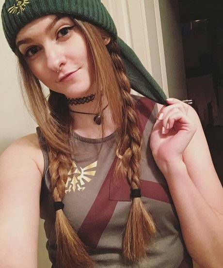 巨乳で曲線美のOnlyFans 美しい裸 ギャラリー