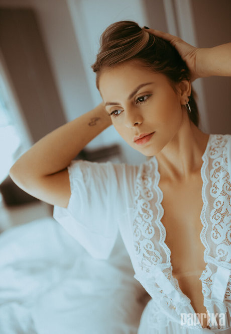 Nai Costa 独占スター アーカイブ