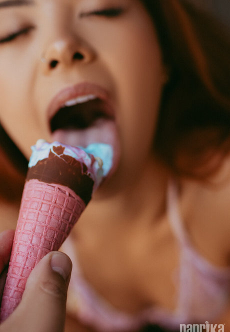 ラテン系ティーンオンリーファンズ セクシーヌード 写真