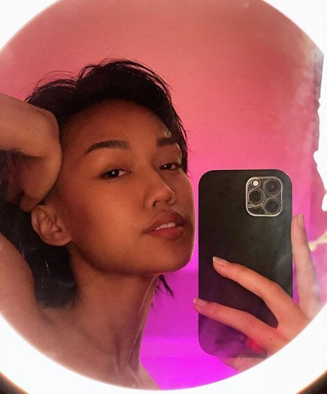 Tori Pareno ポルノモデル 画像