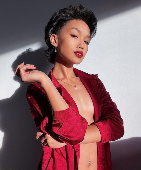 Tori Pareno 美しいポルノスター 写真