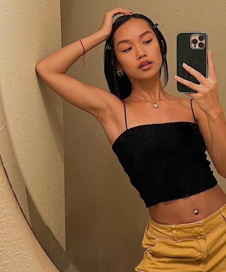 年配の熟女オンリーファンズ ヌード 写真