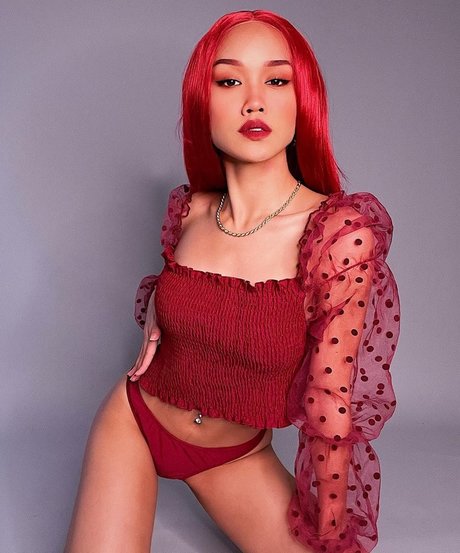 Tori Pareno アートスター 写真