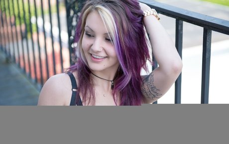 英国のティーンオンリーファン アートxxx 写真