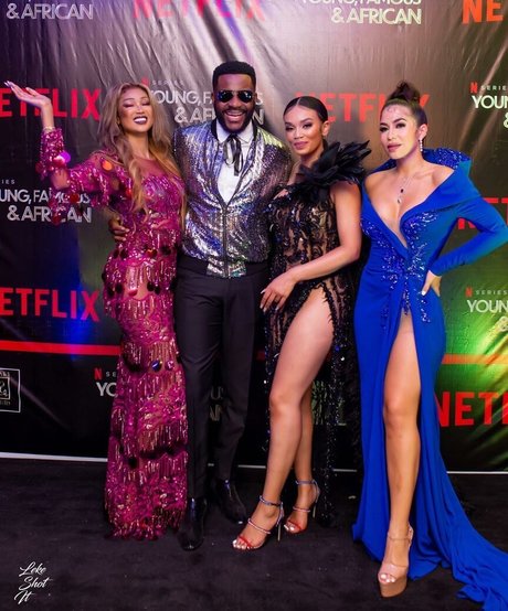 巨大なチンポを持つシーメールオンリーファンズ 無料ポルノ 写真