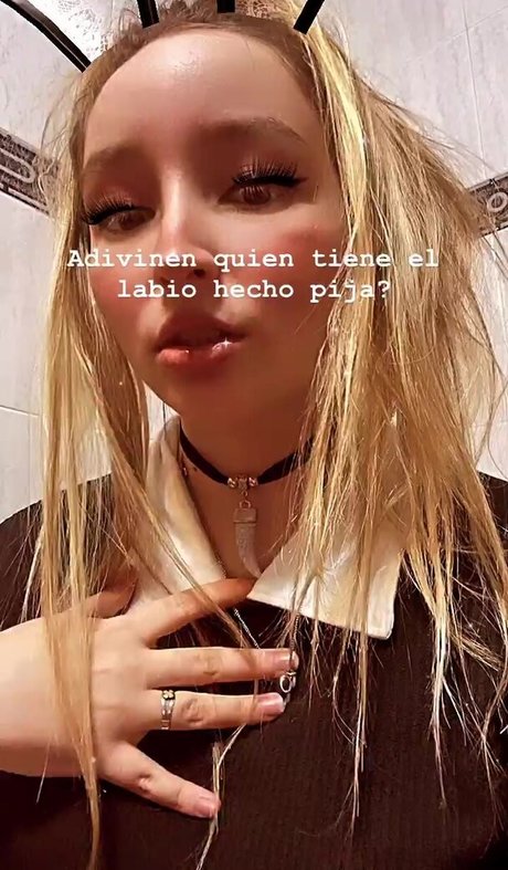 小柄な妻OnlyFans アート裸 ギャラリー