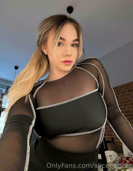 alicebrightt xxx女優 ギャラリー