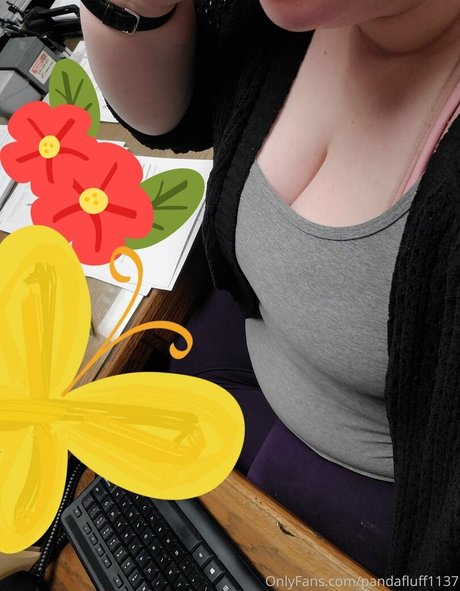 pandafluff1137 ポルノスター 裸 写真