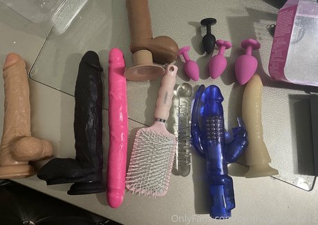 バイセクシャル男性オンリーファンズ セクシー裸 画像