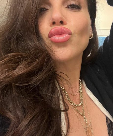 Lana Parilla ポルノスター トップ 画像