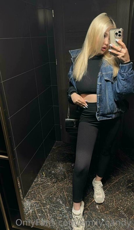 emilycandy1 最高のポルノスター 写真