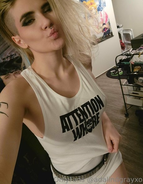 男性TikTokスターOnlyFans 無料裸 写真