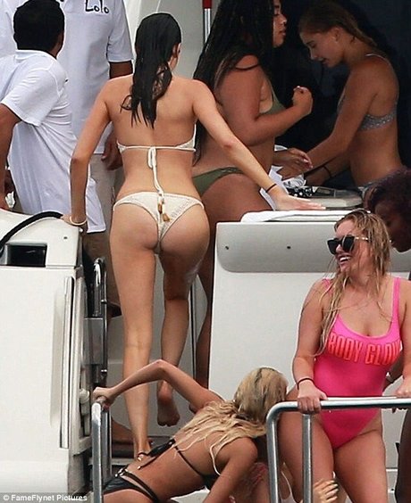 Kendall Jenner ポルノスター 写真