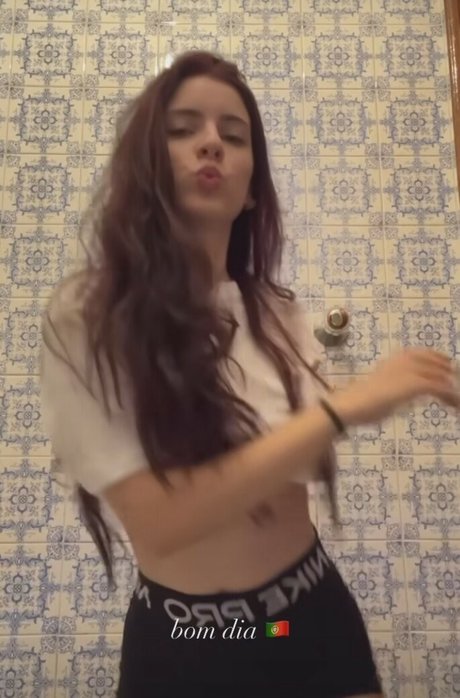 大きな乳首オンリーファンズ えろ 画像