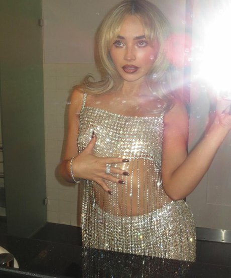 騎乗位熟女OnlyFans アートポルノ ギャラリー