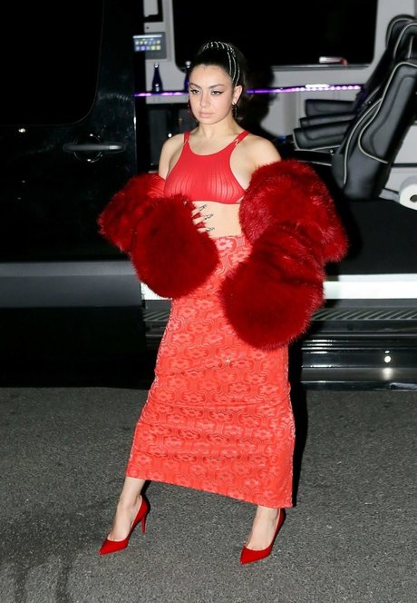 巨大な天然おっぱいオンリーファンズ 美しいヌード アーカイブ