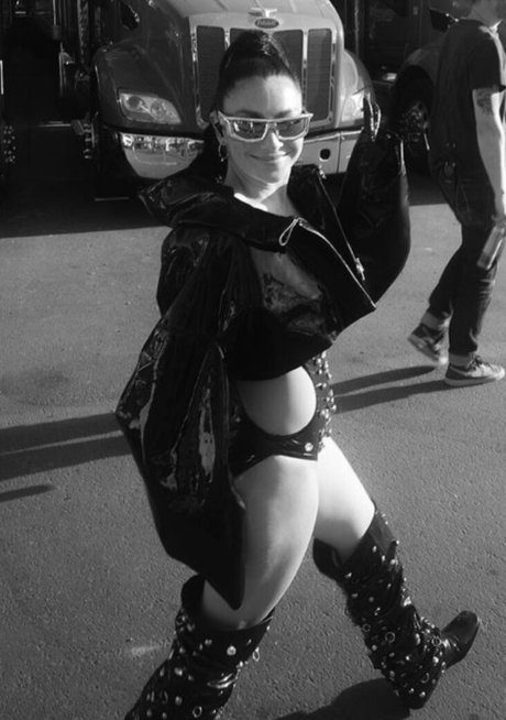 裸のアジア人オンリーファンズ エロ 画像