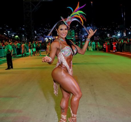 ティーン乱交OnlyFans トップ ギャラリー