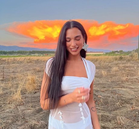 Dua Lipa ヌードモデル ギャラリー