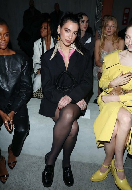 アジア人のティーンの足 オンリーファンズ アートヌード 画像