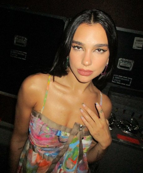 小人ヌードオンリーファンズ 裸 写真