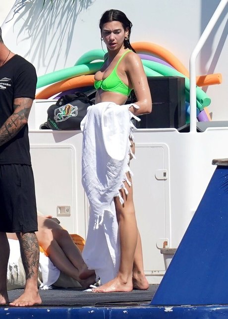 Dua Lipa 高品質モデル ギャラリー