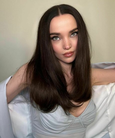 ブルネットの猫OnlyFans 無料セックス 画像