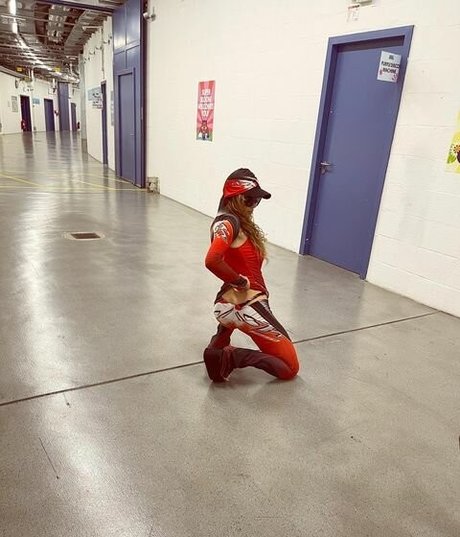 お金 オンリーファンズ ホットxxx 写真