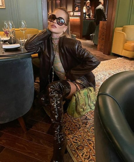 ロシアのお母さんOnlyFans 可愛い 写真