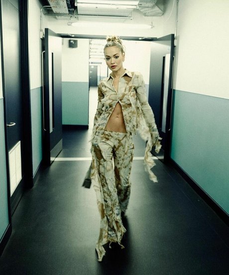 クーガーオンリーファンズ 無料裸 画像