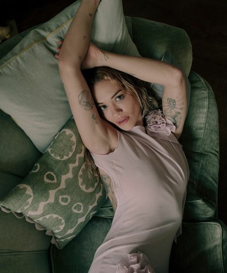 ハロウィン オンリーファン エロチック ギャラリー