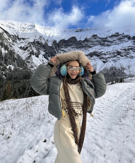 足ヌードオンリーファンズ ポルノグラフィック 写真