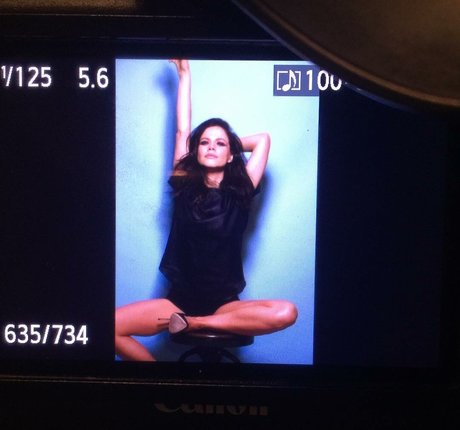 Tammin Sursok ポルノモデル 写真