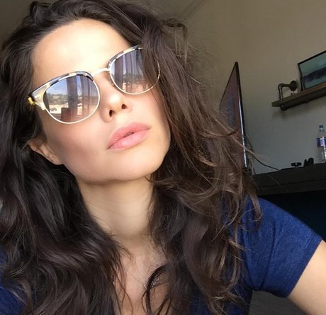 Tammin Sursok xxxスター ギャラリー