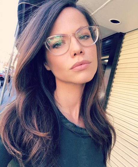 Tammin Sursok xxxスター 写真