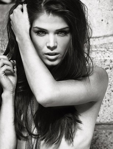 Marie Avgeropoulos スター ヌード 写真