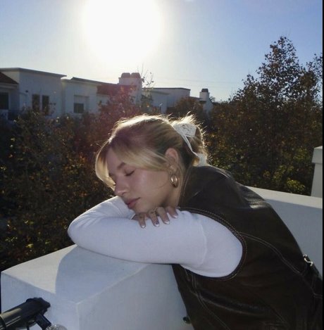 Mackenzie Ziegler 高品質モデル 写真