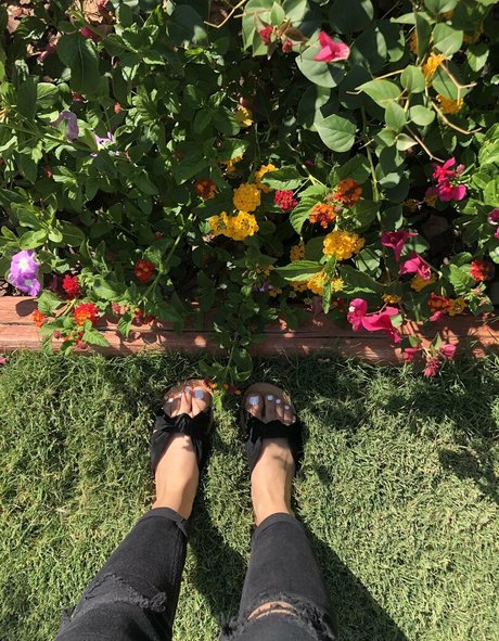 巨乳で曲線美のOnlyFans エロチック 画像