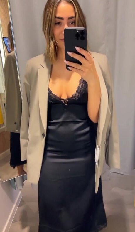 自然な赤毛のオンリーファンズ セックス 写真