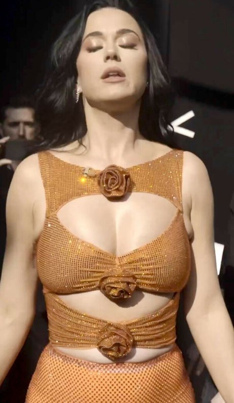 ゲイの乳首OnlyFans 美しい裸 画像