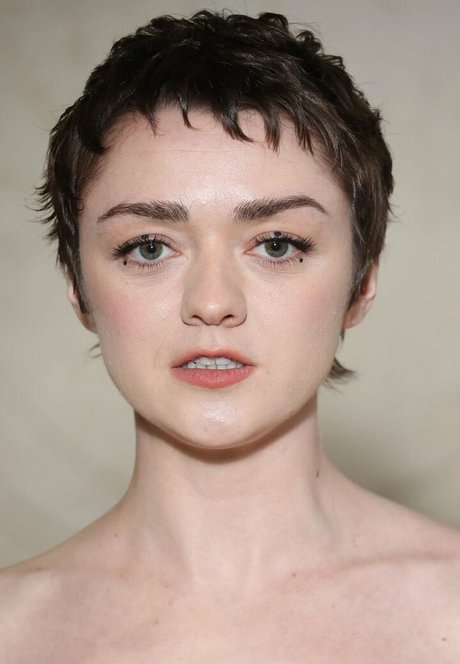 Maisie Williams 美しいスター 画像