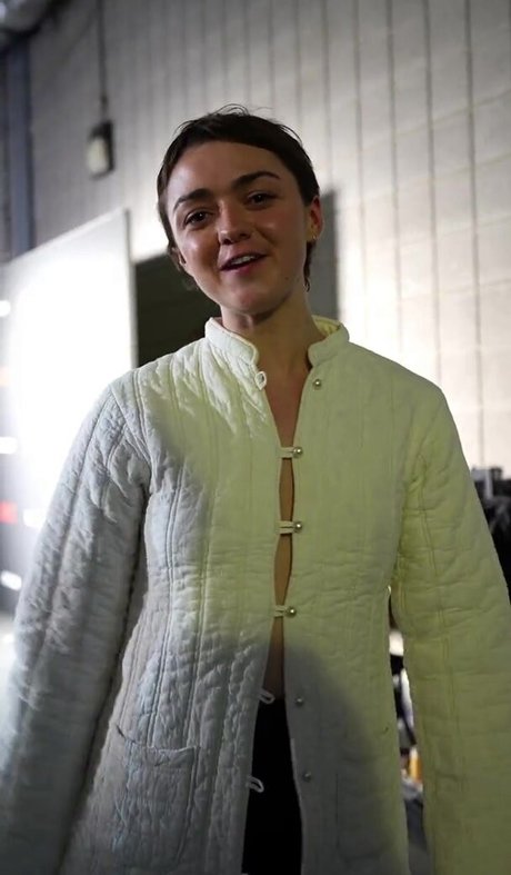 Maisie Williams xxxモデル 写真