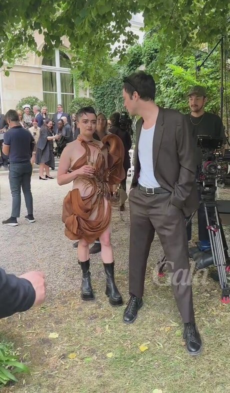 Maisie Williams ポルノスター ベスト 画像